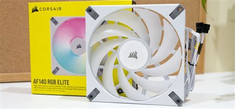 Corsair AF ELITE Series; AF140 RGB ELITE WHITE; 140mm Fluid Dynamic RGB Fan with AirGuide; Single Pack