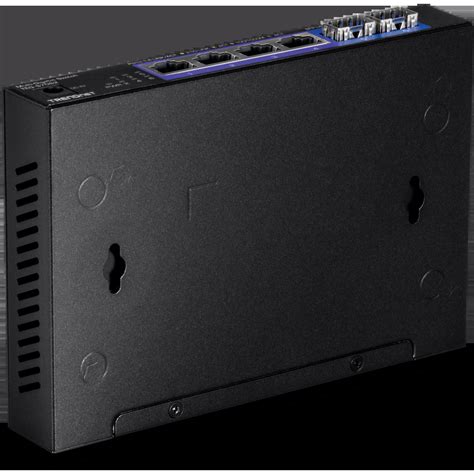 6-Port 2.5GE Unmanaged switch Turbocharged multi-gig switch for work or play; 5x 2.5GE LAN ports; 1x 10 Gbps port for NAS or Upl